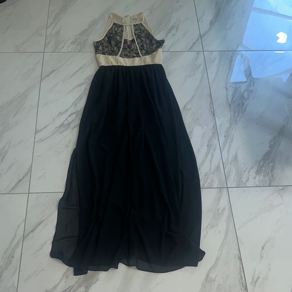 Elegant Black and Cream Maxi Dress